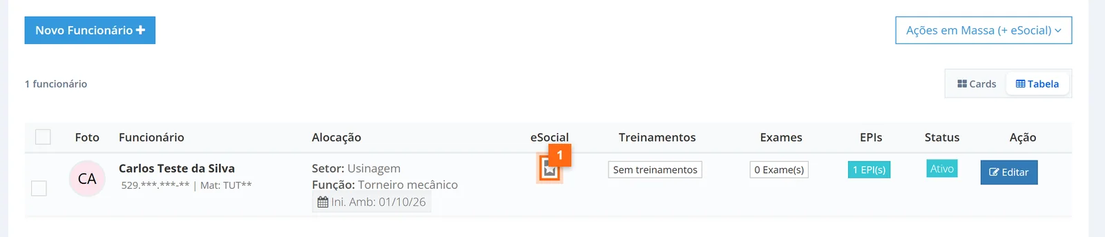 Lista de funcionários em tabela com o ícone da coluna eSocial destacado