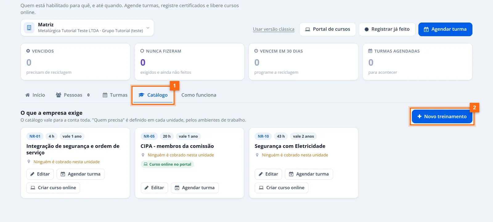 Tela Treinamentos com a aba Catálogo e o botão Novo treinamento destacados